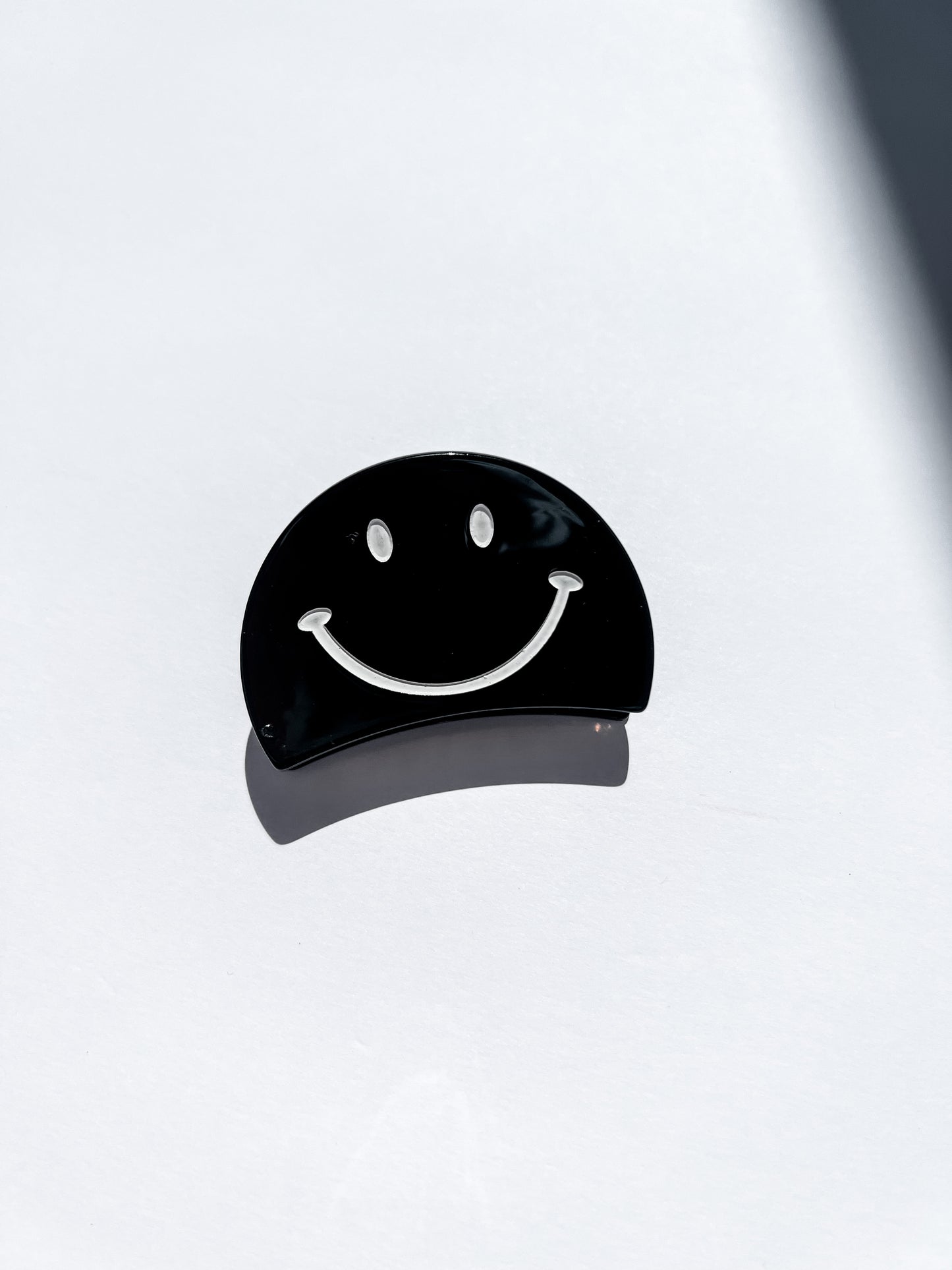 jasmine Smiley Acrylic Claw Clip